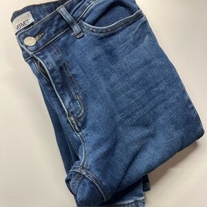 Women’s Amber VERVET Denim - Rise 9 / Inseam 31 Mid Rise Skinny Jeans